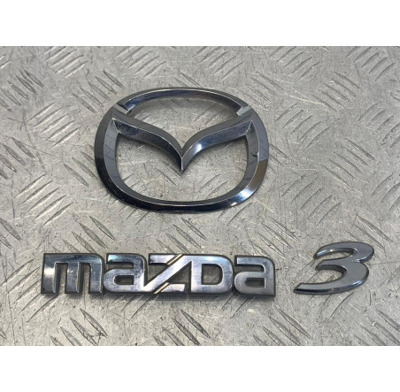 Емблема марки Mazda 3 BK седан