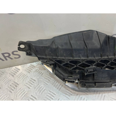 Решітка радіатора Mazda 5 