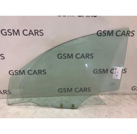 Скло переднє ліве Mazda 3 BK 2003-2008 р.