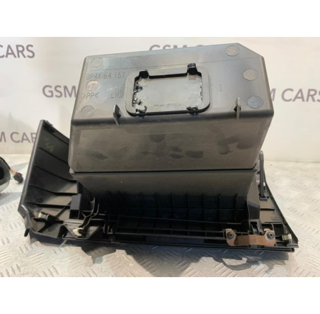Бардачок Mazda 3 BK 2003-2008 р.