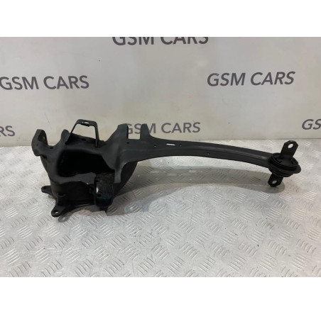 Важіль (ричаг)  задньої підвіски (правий ) Mazda 3 BK 2003-2008 р. Седан 