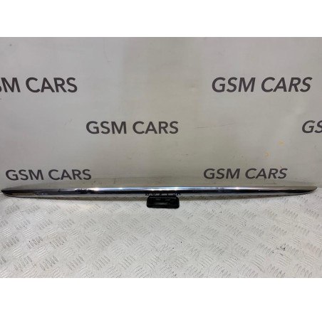 Молдінг кришки  багажника  ( універсал) Volkswagen Passat B6 2005-2010