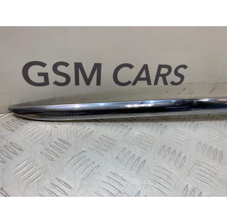 Молдінг кришки  багажника  ( універсал) Volkswagen Passat B6 2005-2010