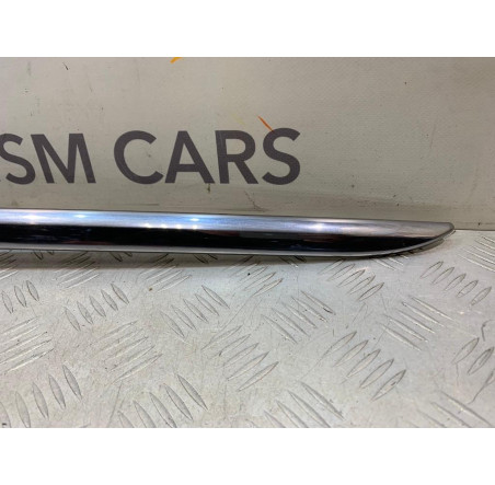 Молдінг кришки  багажника  ( універсал) Volkswagen Passat B6 2005-2010