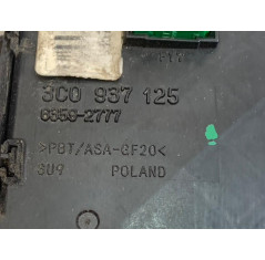 Блок запобіжників ( є дифект ) Volkswagen Passat B6 ( 3C0 937 125 )