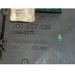 Блок запобіжників ( є дифект ) Volkswagen Passat B6 ( 3C0 937 125 )